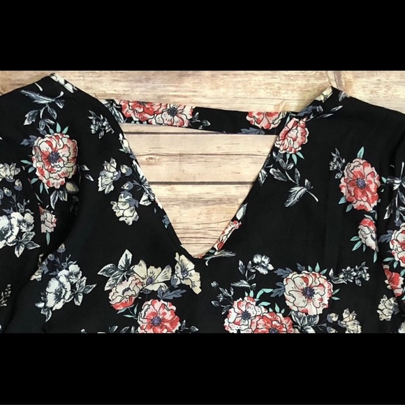 *3 for $30* Black Bell Sleeve Floral Cardigan - Picture 5 of 7